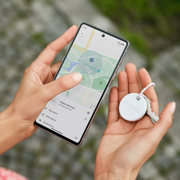 NWT item finder bluetooth tracker chip airtag travel - Picture 9 of 9